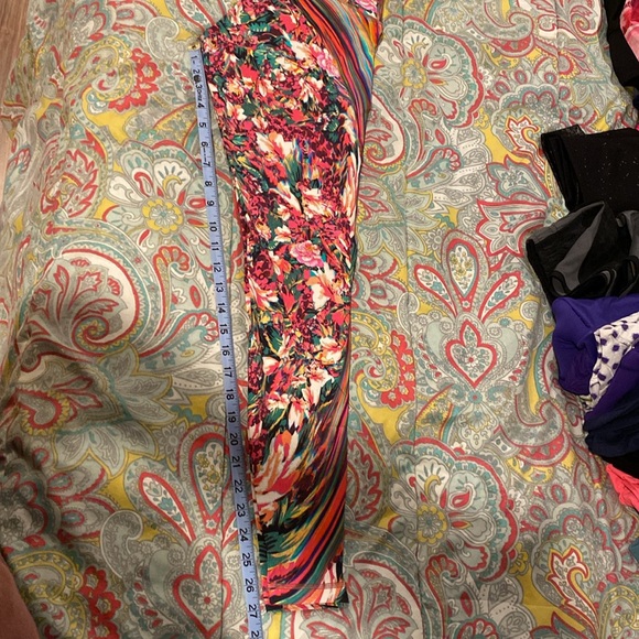 lululemon athletica Multicolor Floral Rainbow Leggings 8. Rare, htf print - Picture 10 of 11